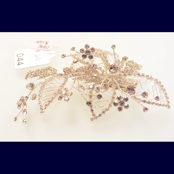 NWT Intricate Silver Flower Hair Clip main image 4